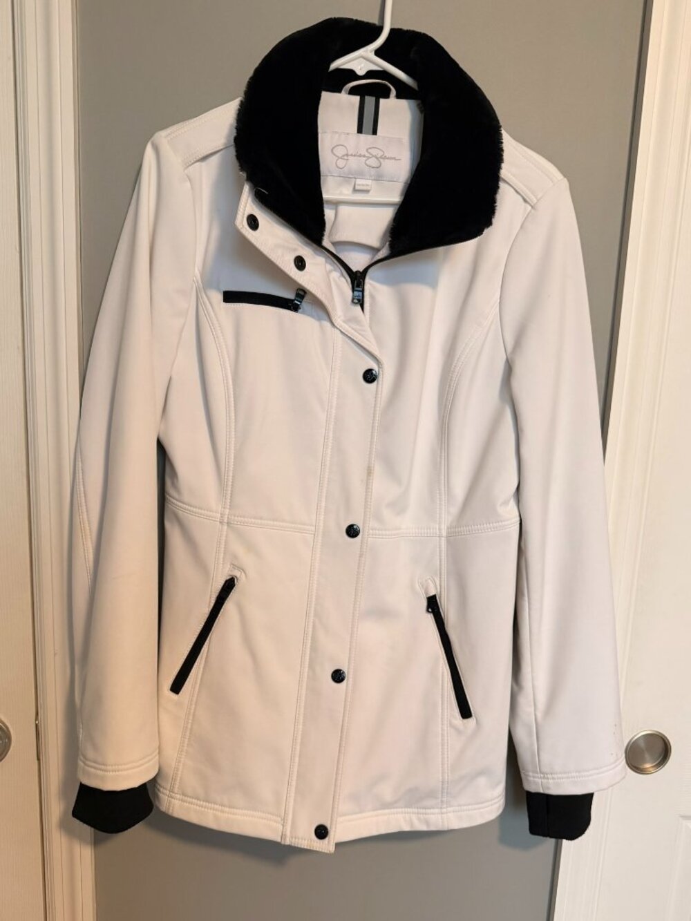 Jessica Simpson Women's Jacket Size Medium White Zip Up Black Faux Fur Trim